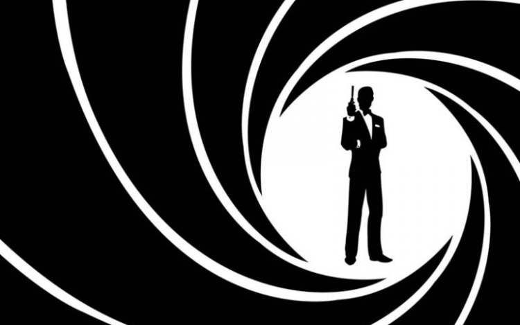 Női szerző írja a James Bond-univerzum új regényeit