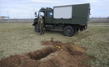 Világháborús bombát találtak a Liszt Ferenc-repülőtér mellett