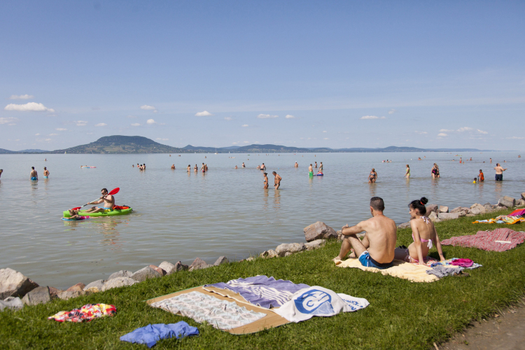 Több mint kétszáz hajó is indulhat az idei Balaton-átevezésen