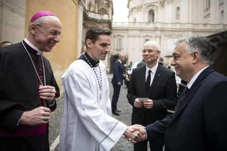 Orbán Viktor a Vatikánba utazott