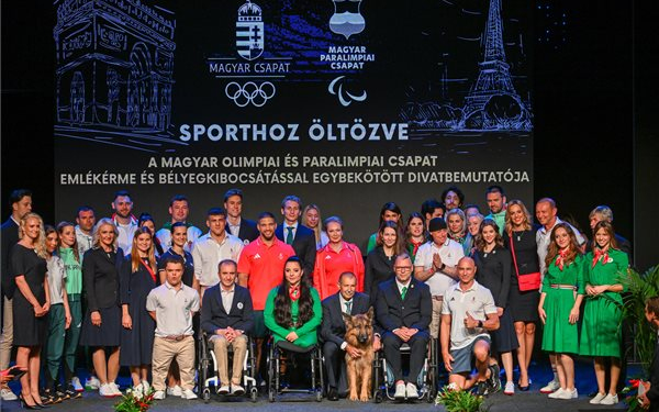Bemutatták a magyar csapat párizsi olimpiára és paralimpiára tervezett ruhakollekcióit